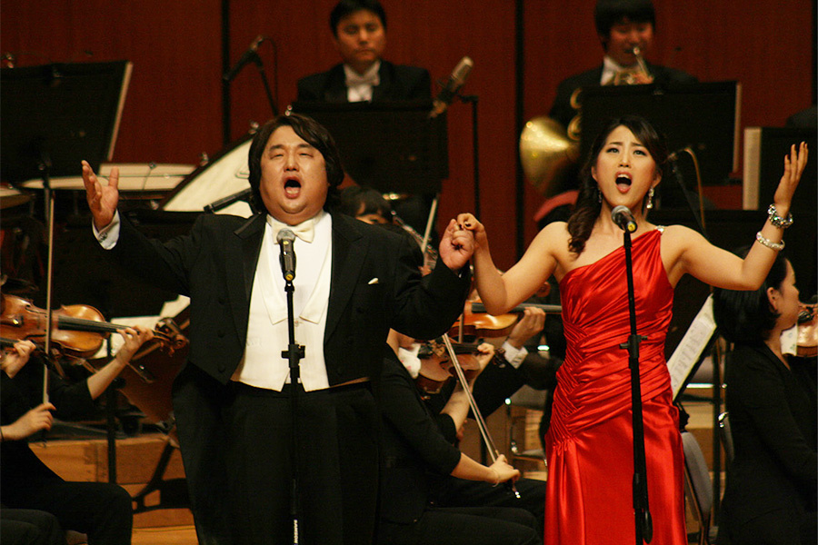 박경준의 스테이지 19호. 커버스토리. 테너 강진모 한국음악협회 충청북도지회 회장